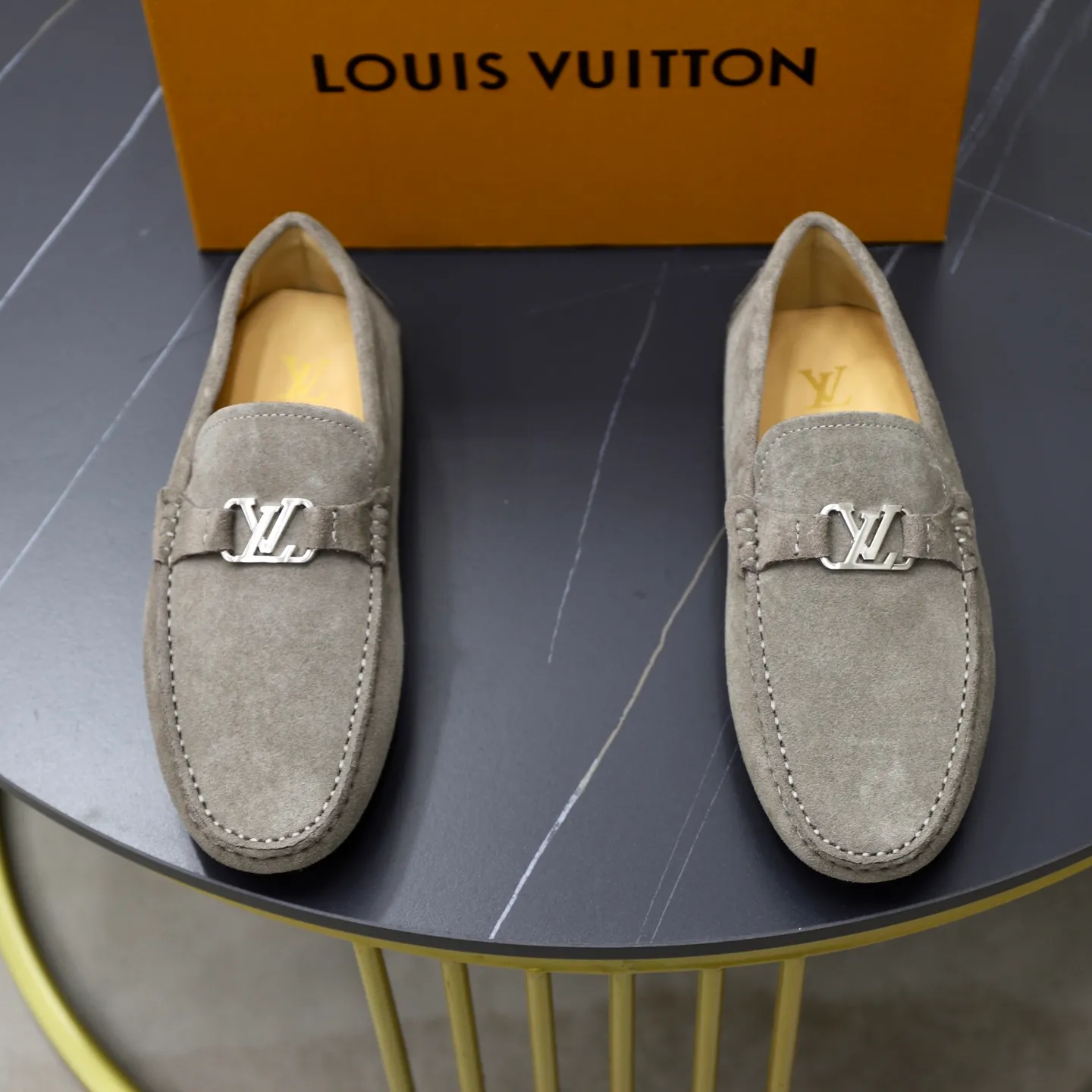 Ex-factory price: 480💰【LV】Louis Vuitton ⚠️High-end men’s driving and pedal series ⚠️38-44 (customized for 45) ⚠️All original cowhide leather! Thick and soft! Made entirely of calfskin lining! The latest non-slip beanie sole! Three-dimensional package technology! Fashionable and classic! Handicrafts! Original high quality! Feel free to compare!